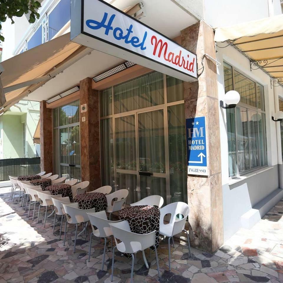 Hotel Madrid Каттолика Экстерьер фото
